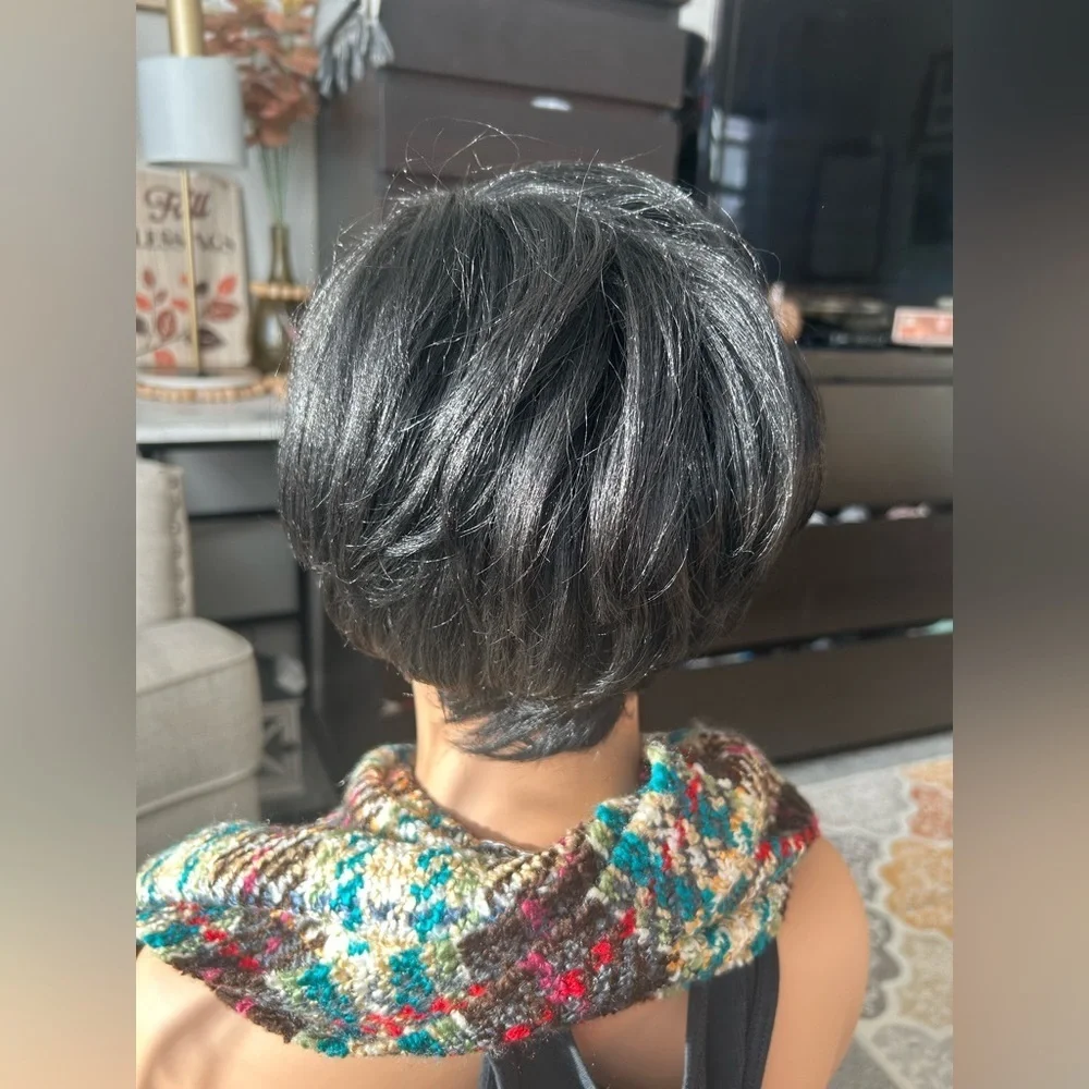 ✨Like NEW Sensationnel Natural Pixie Bob Wig Honey Blonde Orange highlights